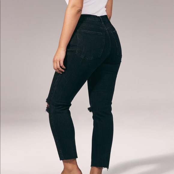 Abercrombie Ultra High Rise Ripped Mom Jeans NWT - Picture 2 of 3